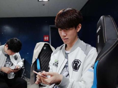 WBGvsLNG首发名单：Tarzan决战老东家！Xiaohu大战Scout