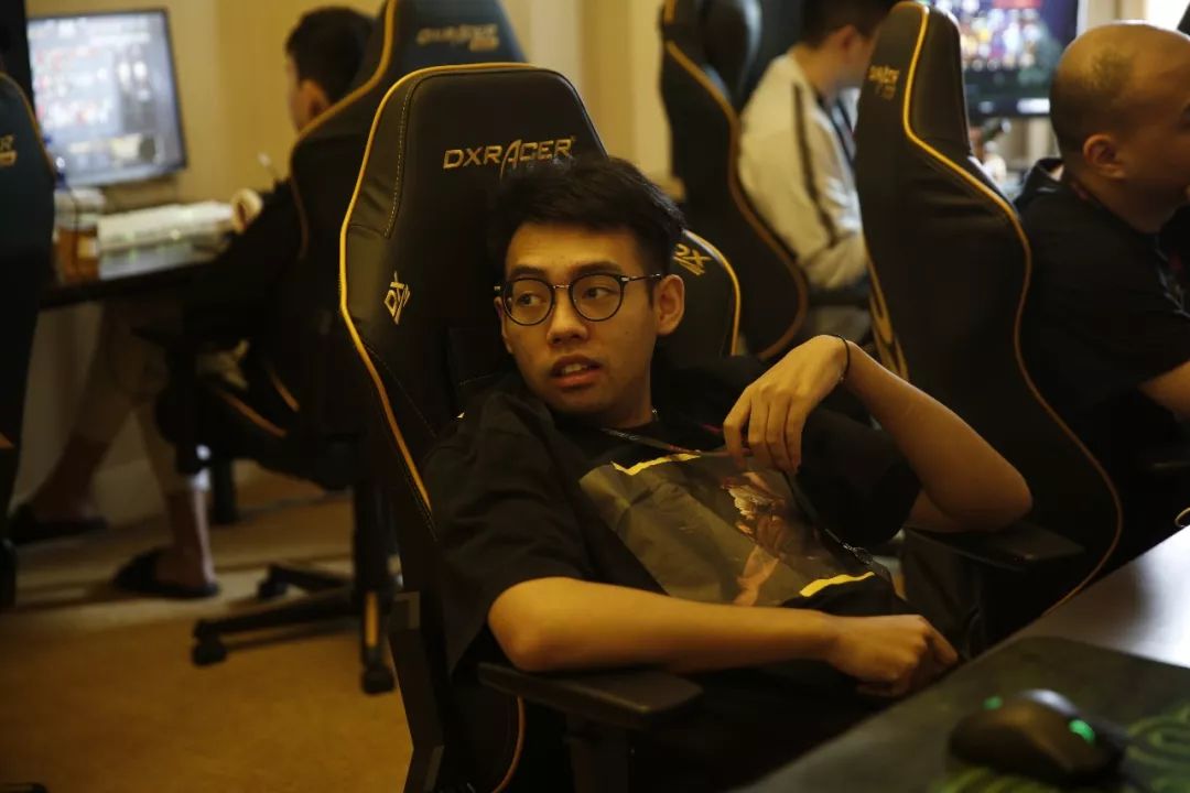 DOTA2 TI7 冠军马桶哥接受采访，再次提起当年被Liquid队友踢出队伍