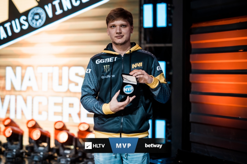 赢下赛季开门红！TT分享选手赛后团建合照：2025的第一张合照