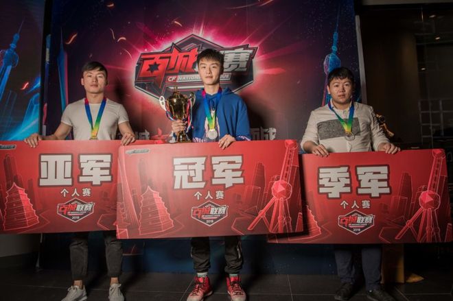 对手很强，但我有全甲USP！状态低下，缺乏纪律。LVG输给了 FURIA Esports 并跌入0-1组