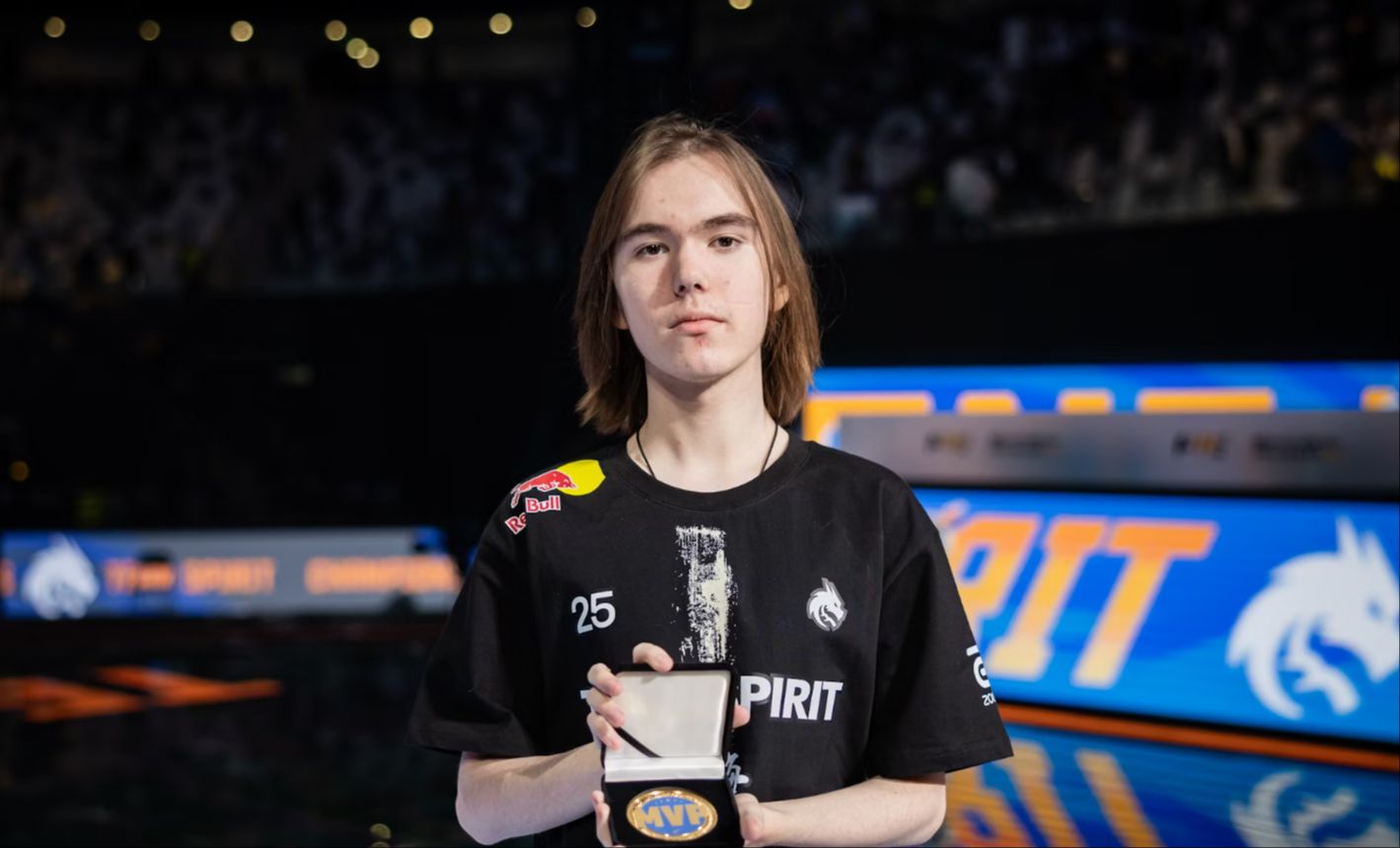 英雄联盟LPL夏季赛：FPX慢热憾负，粉丝们直称吐血