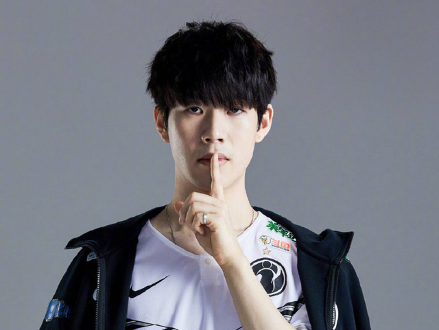 icon乐芙兰两波致命白给 San泽丽灿烂花火 Cat队击败icon队